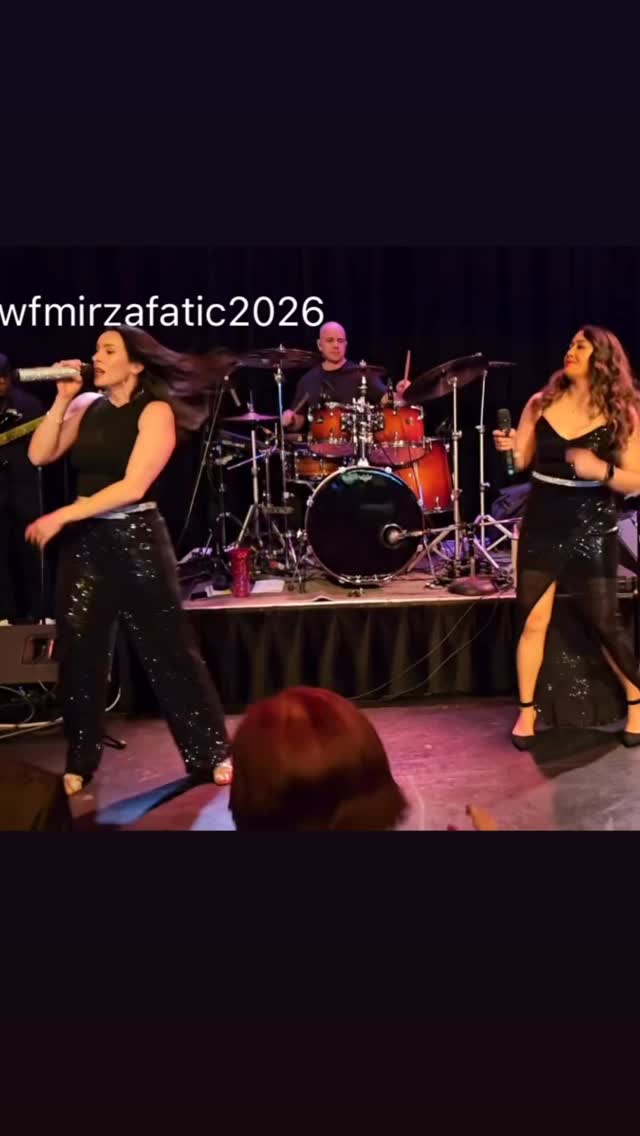 As always had a blast at the Starlight Casino this past weekend. & It was such a treat to have @mlasuncion join us on vocals 👌🎶 til next time!!

Thanks @wwfmirzafatic for the video clips and amazing dance floor energy 👏👏

#danceband #dancingqueen #everybodydancenow #anymanofmine #livemusicvancouver