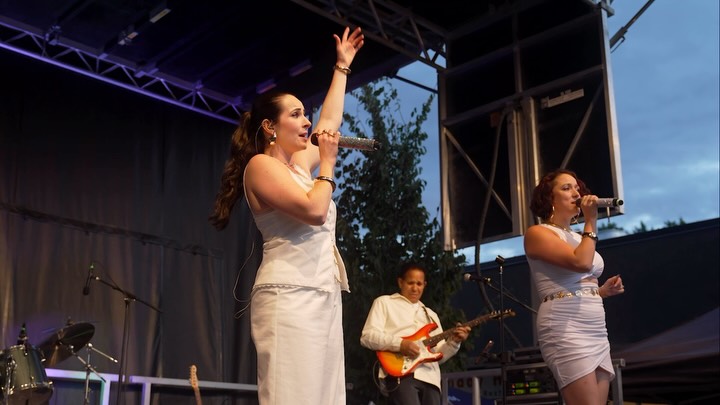 We had so much fun performing our tribute to the Queens of Pop this weekend at car free day in Port Coquitlam! Huge thanks to the folks that came out singing and dancing along, and to the city for having us. What a great way to end our summer events 🎶 ✨ 

🎶 @cityofpoco 
🎥 @couchcushionmedia 

#raye #whereismyhusband #queensofpop #vancouverlivemusic